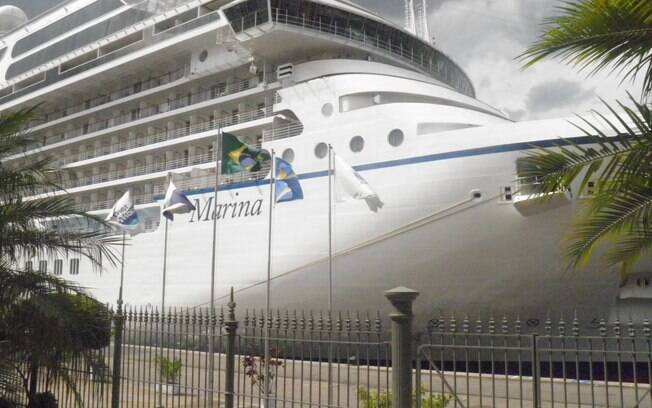 O navio americano Marina ancorado no Pier Mauá, no Rio