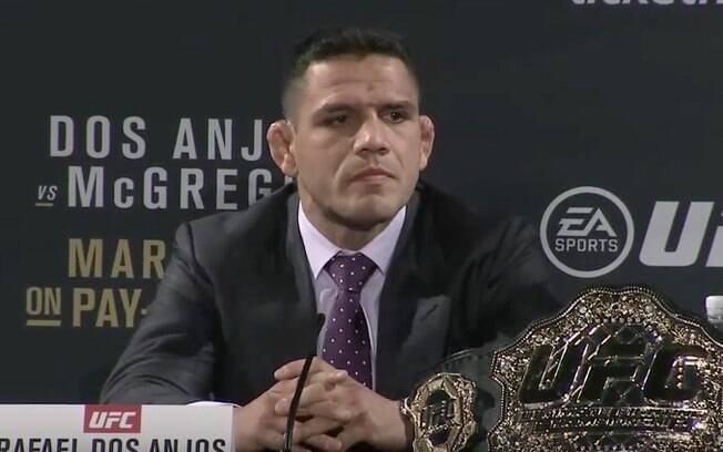 Rafael dos Anjos acredita que Conor McGregor irá vencer Eddie Alvarez no UFC 205 e conquistar seu segundo cinturão