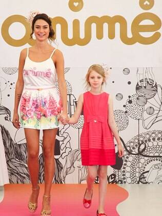 Thaila Ayala desfilou no Fashion Weekend Kids, em São Paulo