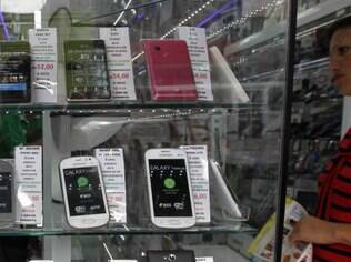 Aparelhos com 4G são caros e poucos países usam a mesma frequência que o Brasil