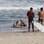 Paulinho Vilhena salva turista de afogamento na praia do Recreio dos Bandeirantes. Foto: AgNews