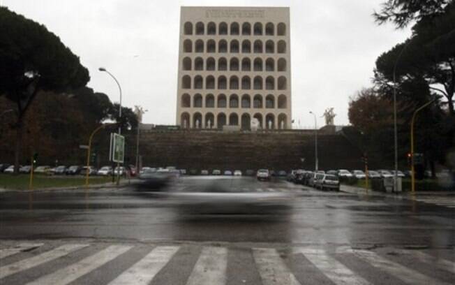 Palácio da Civilização Italiana, no bairo EUR, em Roma: ideia é ter ruas oficiais de prostituição