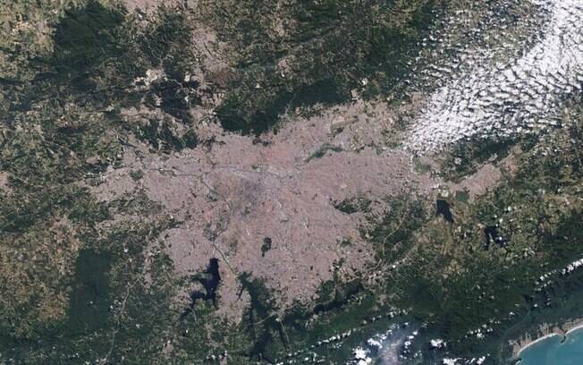 Foto aérea da represa Jaguari, parte do Sistema Cantareira%3, que abastece a capital: a água sumiu
