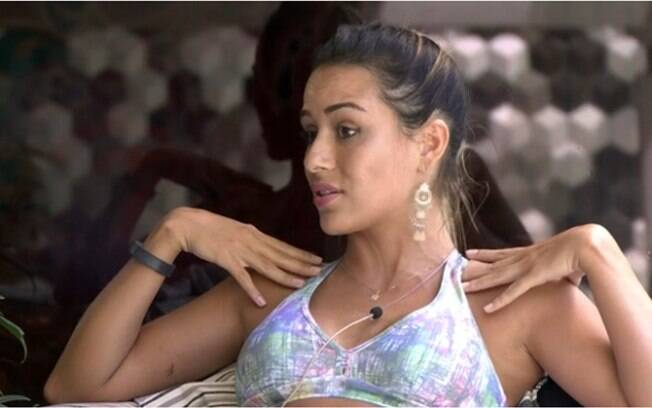 BBB14: Letícia declara para Junior: “Sinto atração por você”