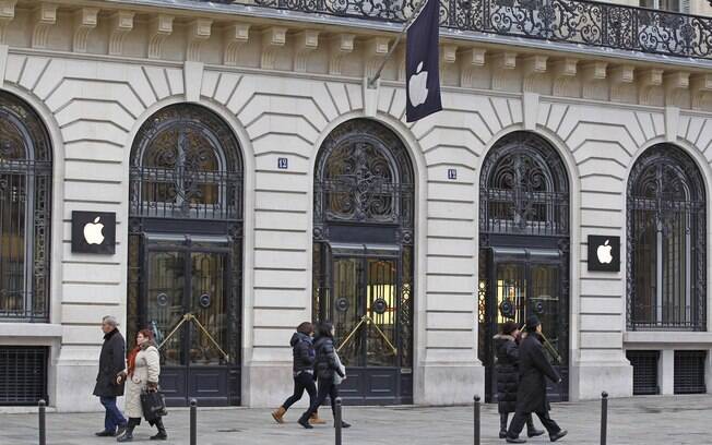 Loja da Apple próxima à Ópera de Paris foi alvo de grande assalto na noite de Ano Novo