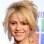 Shakira com franja mais revolta e o cabelo preso. Foto: GettyImages
