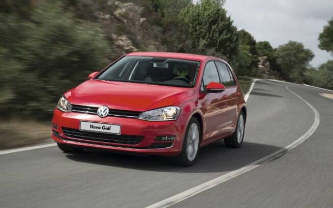 Prestes a ganhar uma nova versão, o Volkswagen Golf sofre reajuste e passa a custar R$ 78.130 com motor 1.6 de 120 cv..