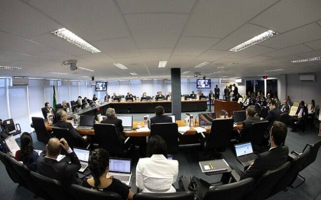A resolução complementa uma lei já existente, conhecida como Lei das Interceptações Telefônicas