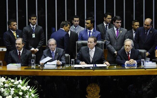 Impasse em relação à Quarta-Secretaria, em disputa pelo PSD e o PR, causou o adiamento
