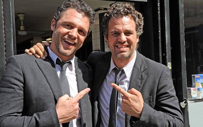 Mark Ruffalo e o dublê Anthony Molinari durante as filmagens Truque de Mestre