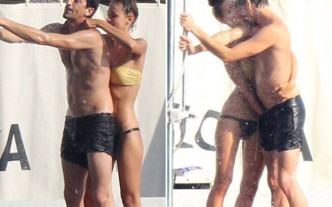 Adrien Brody e a namorada Lara Lieto protagonizaram cenas quentes em alto-mar