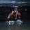 Lindinalva tenta se matar se jogando no mar, mas é salva por Juvenal. Foto: Divulgação/TV Globo