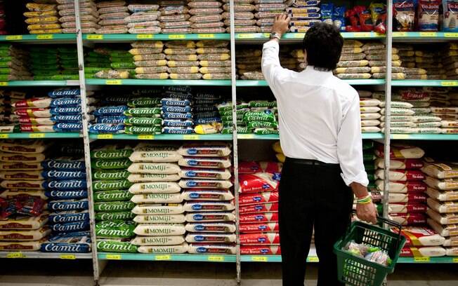 Quebrou alguma coisa no super mercado? O seguro de responsabilidade civil de algumas seguradoras cobre os gastos. Foto: Marcelo Camargo/ABr 