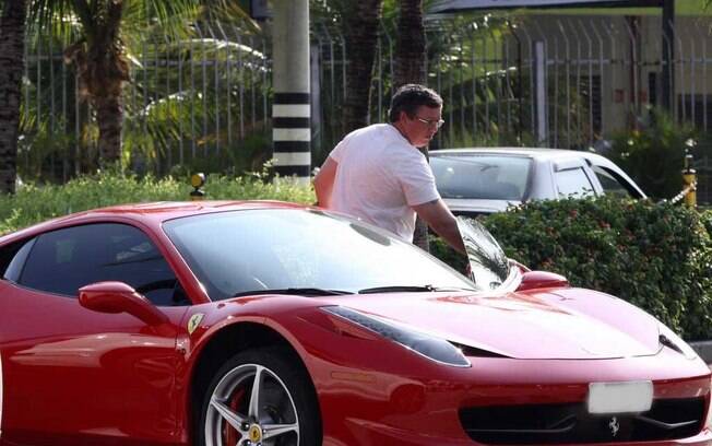 Boninho é dono de uma Ferrari 458 Itália