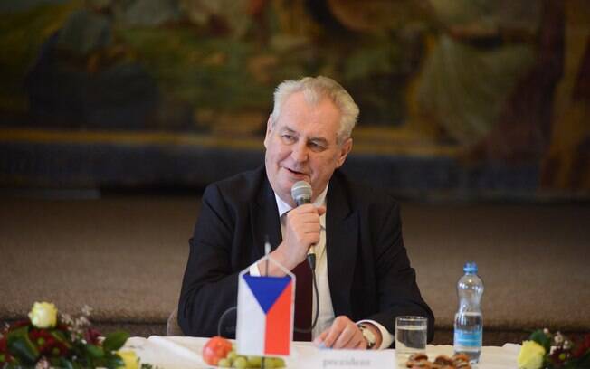 Presidente da República Tcheca, Milos Zeman pede controle de fronteiras para os imigrantes