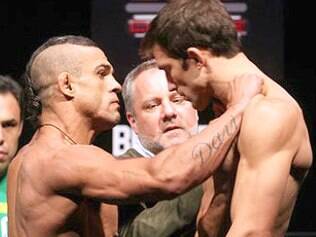  Clima esquenta na pesagem do UFC 