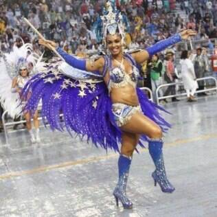 A barriga de Milena Nogueira causou polêmica em 2013
