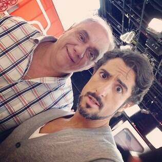 Marcos Mion faz selfie com Marcelo Rezende