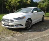 Ford Fusion Hybrid tem foco na economia de combustível