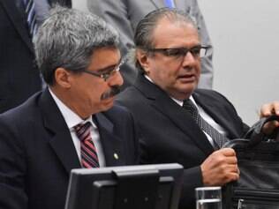 Engenheiro Pedro Barusco (à direita), ex-gerente da Petrobras e delator da operação Lava Jato, depõe na CPI