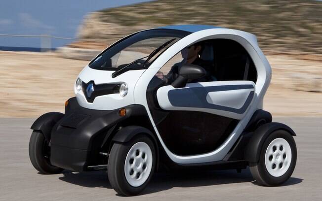 A Renault lançou o Twizy, apostando que carros pequenos para as cidades ficam mais interessantes com motores elétricos