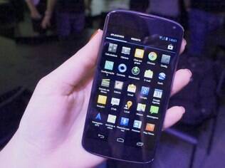 Aparelhos como o Nexus 4, com sistema Android, representaram 75% das vendas no primeiro trimestre, diz IDC