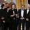 A equipe de 'O Grande Hotel Budapeste' comemora o prêmio de melhor filme de comédia ou musical. Foto: AP