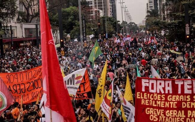 Resultado de imagem para fotos de manifestações em sao paulo contra temer ontem