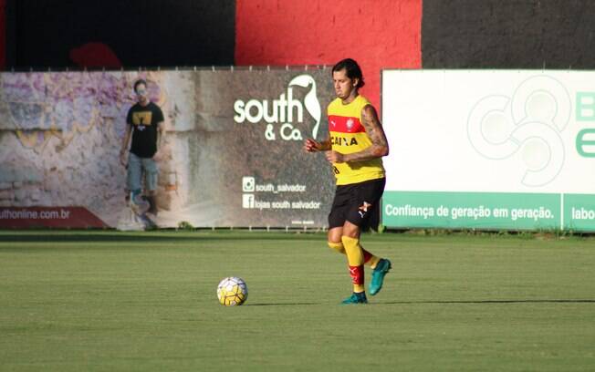 Victor Ramos é zagueiro do Vitória e poderia complicar clube na luta contra o rebaixamento à Série B, mas STJD arquivou caso Victor Ramos é zagueiro do Vitória e poderia complicar clube na luta contra o rebaixamento à Série B, mas STJD arquivou caso