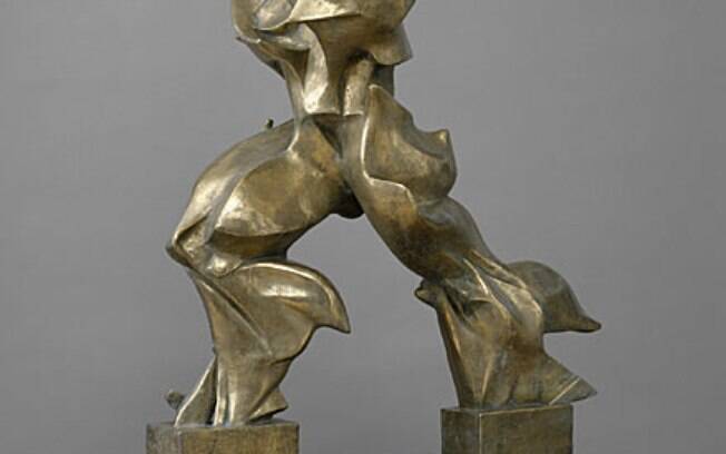 Versão póstuma em bronze de 'Forme Uniche della Continuità nello Spazio', de Umberto Boccioni