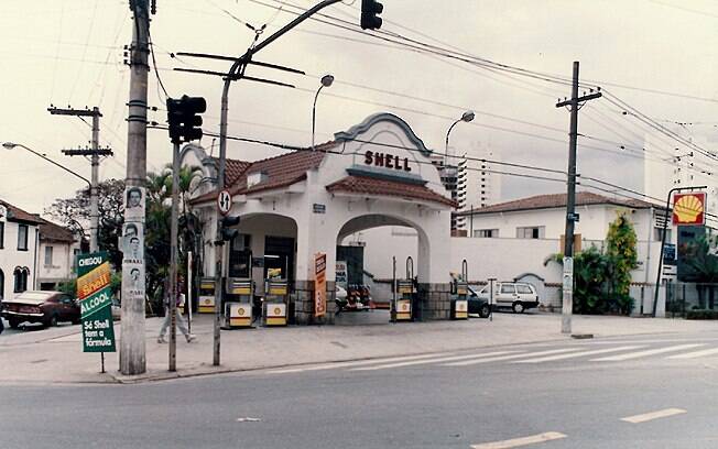 Foto de arquivo obtida por Cláudio mostra posto da Aclimação, provavelmente nos anos 80