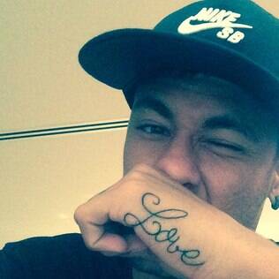 Neymar e nova tatuagem