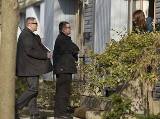 Policiais canadenses chegam à casa de Stephen Solis-Reyes