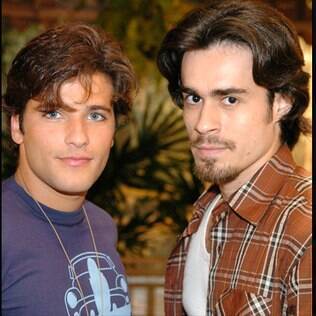 Junior (Bruno Gagliasso) e Zeca (Erom Cordeiro) em 'América'