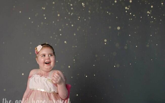 Ava, menina que deu início ao The Gold Hope Project, morreu em novembro 2012, aos cinco anos, por câncer no cérebro