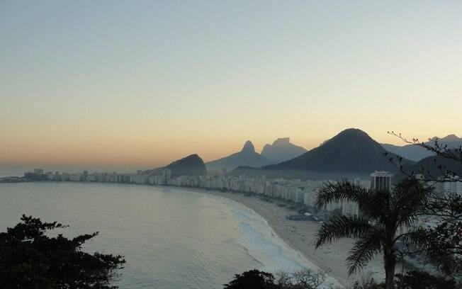 O Rio de Janeiro está entre as cidades que possuem o carnaval mais agitado do país e você pode ir para lá de carro