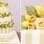 O bolo de casamento também pode ser decorado com flores e frutas para combinar com a estação. Bolo com decoração de limão siciliano, de Atelier Fabiola e Liana. Foto: Divulgação