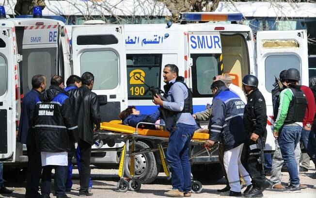 Sequestro terrorista deixa 19 mortos em Túnis, na Túnisia