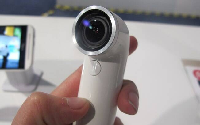 A Re Camera, da HTC, é uma câmera de foto e vídeo portátil que funciona com quase todos os dispositivos móveis. Foto: Emily Canto Nunes/iG