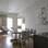 No apartamento de 70m² do jovem casal, Saulo Szabó criou ambientes reversíveis e soluções simples que garantiram maior circulação. Foto: Divulgação