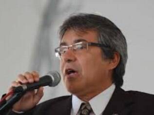 Presidente da Associação Nacional dos Dirigentes das Instituições Federais de Ensino Superior (Andifes), Targino de Araújo defende a presença de um técnico no ministério
