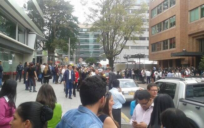 Imagem de rua na capital colombiana, Bogotá, clicada por brasileiro na tarde desta terça-feira