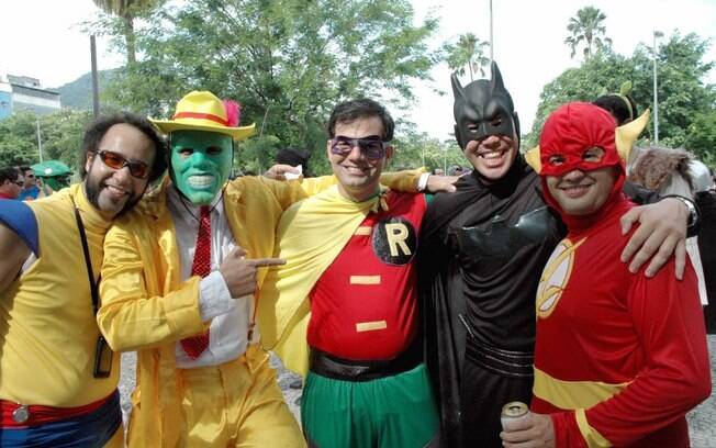 O bloco Desliga da Justiça leva super-heróis às ruas do Rio de Janeiro