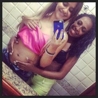 Renatinha Maravilha e amiga e colega de grupo, Rafaela