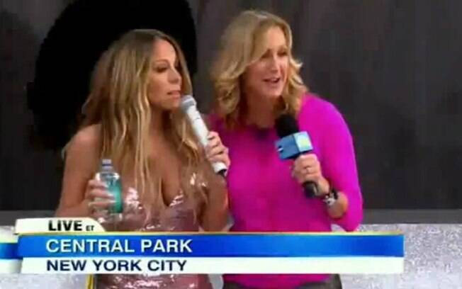 Mariah Carey participava de um programa ao vivo...