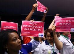 Ministro da Saúde falta a reunião e provoca protestos em comissão