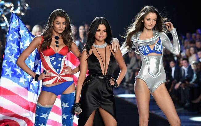 Selena Gomez já foi atração de desfile da Victoria`s Secrets