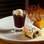 Trilogia Weinstube: strudel de maçã, frutas vermelhas com sagu e sorvete de creme e  quindim de castanha-do-pará, no Weinstube . Foto: Divulgação/Restaurant Week SP