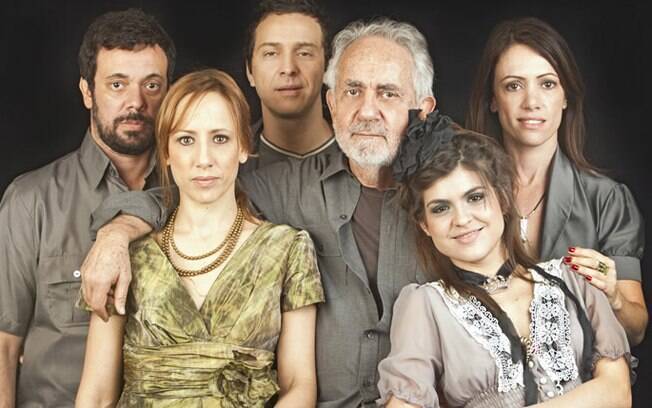 Ana e Bel Kutner são filhas do ator Paulo José, que as dirigiu no espetáculo 'Histórias de Amor Líquido'