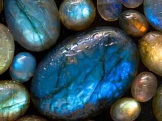 Cabochões de labradorita